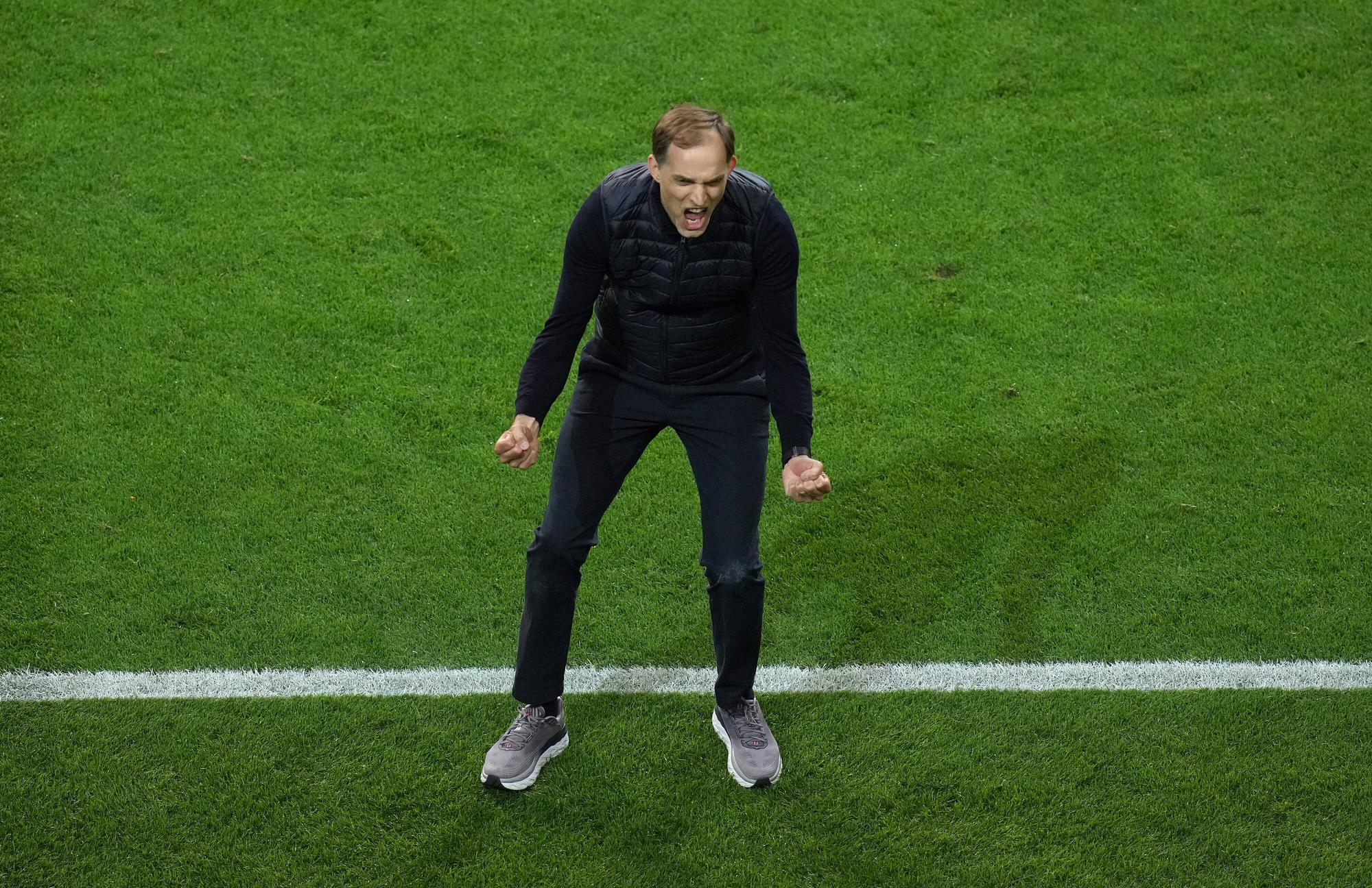 Thomas Tuchel bejubelt den Gewinn der Champions League mit dem FC Chelsea.