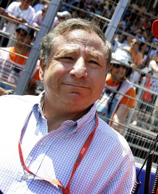 Jean Todt hält nach Michael Schumachers Ski-Unfall immer noch engen Kontakt zu dessen Familie. Jetzt sprach Todt über Schumis Gesundheitszustand.