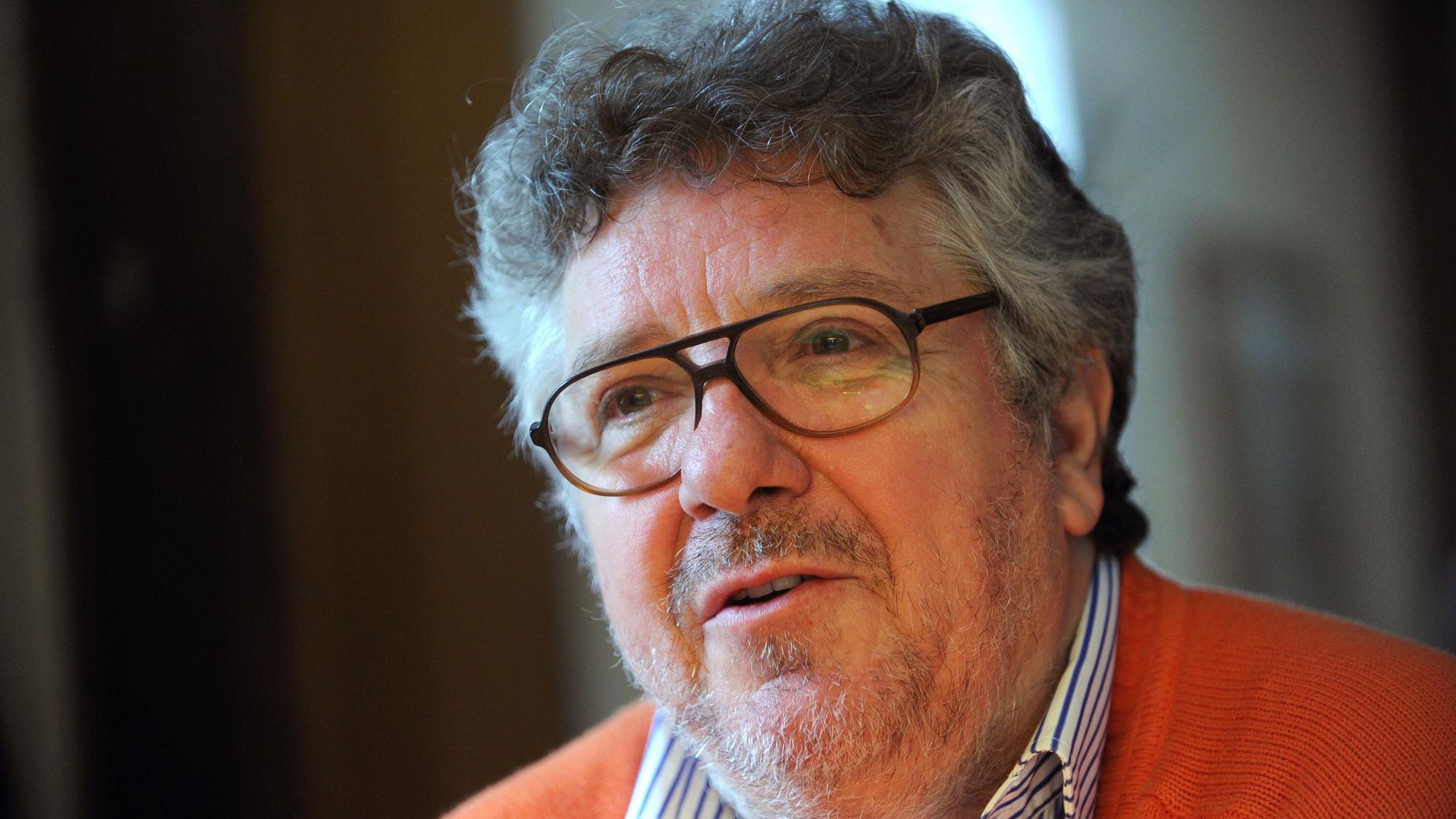 Michael Schanze spricht.