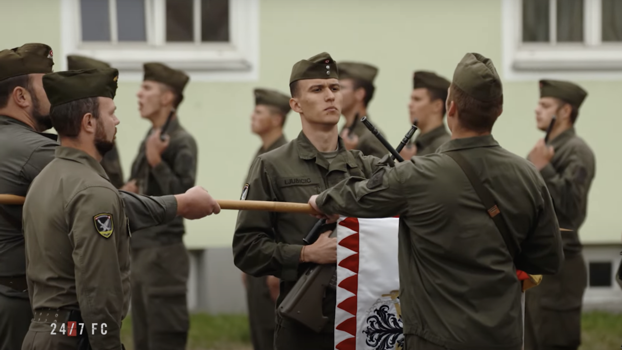 Dejan Ljubicic absolviert seine Grundausbildung beim Bundesheer in Österreich.