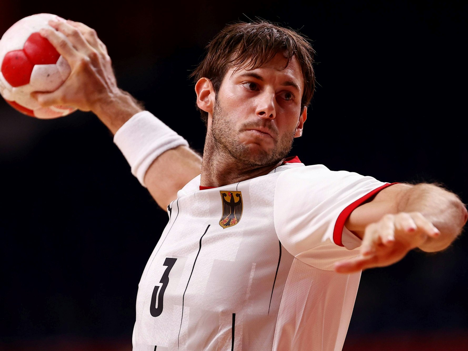 Uwe Gensheimer beim Wurf gegen Argentinien am 26. Juli 2021.