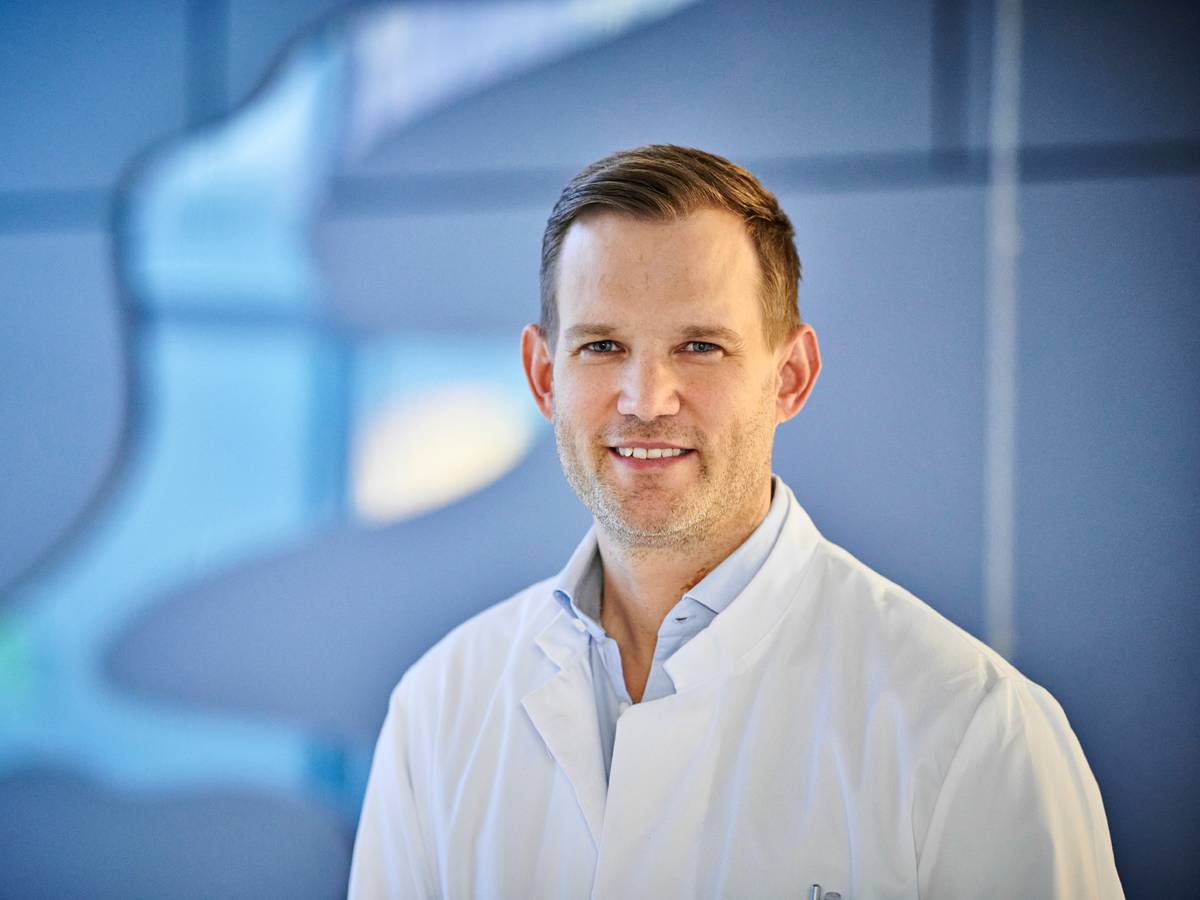 Der Bonner Virologe Prof. Hendrik Streeck sieht die neuen Corona-Regeln der Bundesregierung skeptisch. Er warnt vor einer Impfpflicht durch die Hintertür und macht im Interview einen Gegenvorschlag.