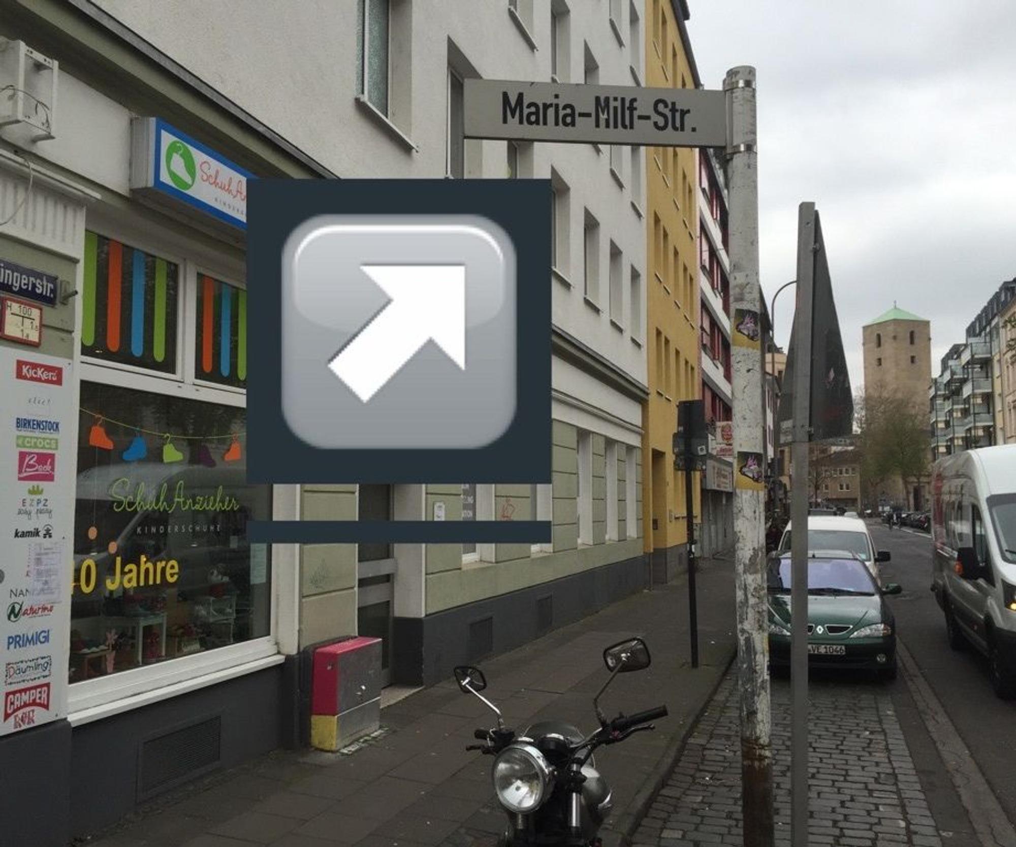 Ein Straßenschild im April 2019 mit der Aufschrift Maria-Milf-Straße.