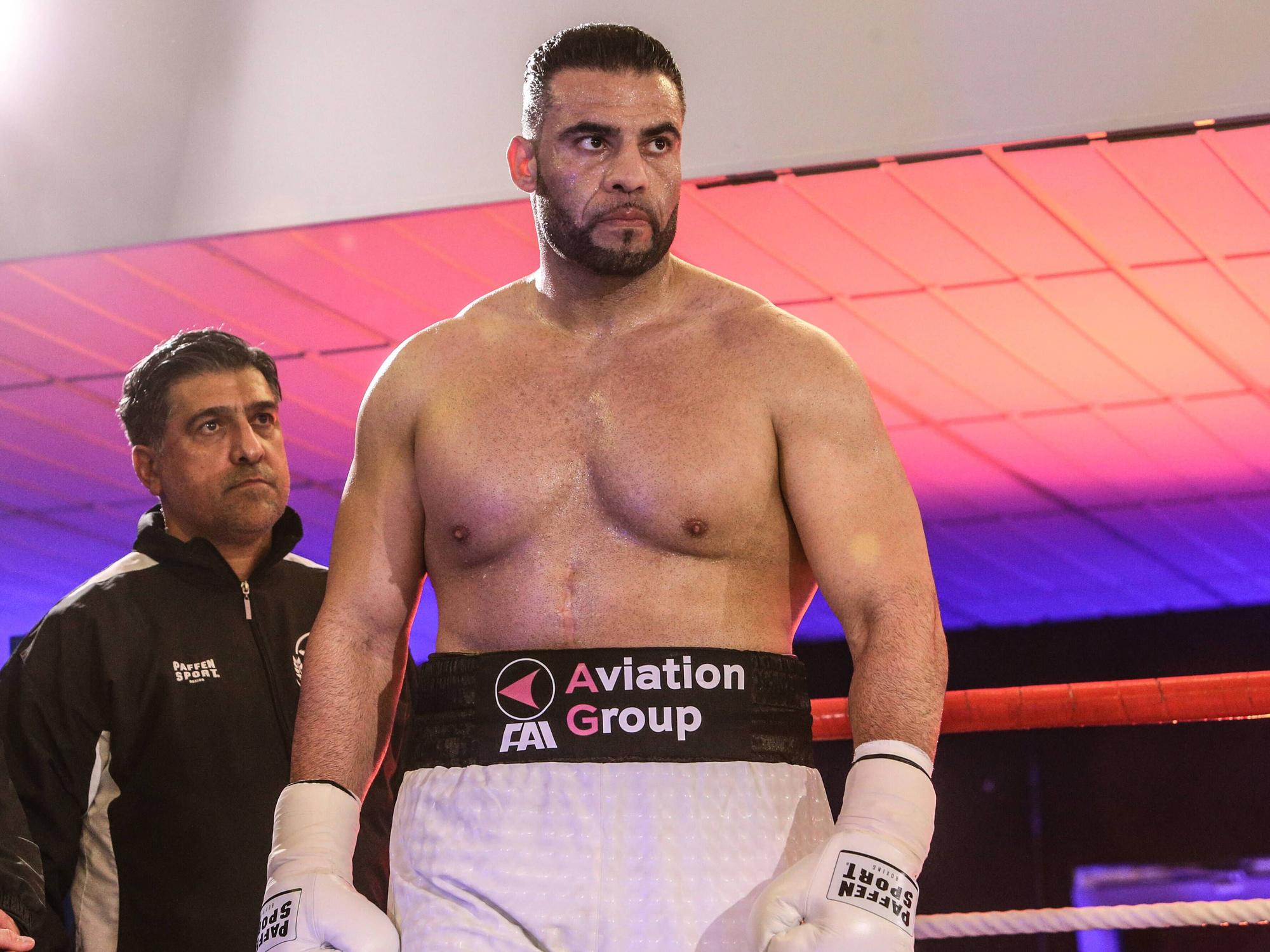 Mahmoud Charr während des Box-Kampfes gegen Christopher Lovejoy am 15. Mai 2021.