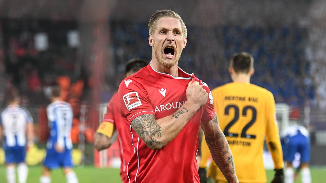 Union Berlins Torschütze Sebastian Polter freut sich über seinen Treffer gegen Hertha BSC.