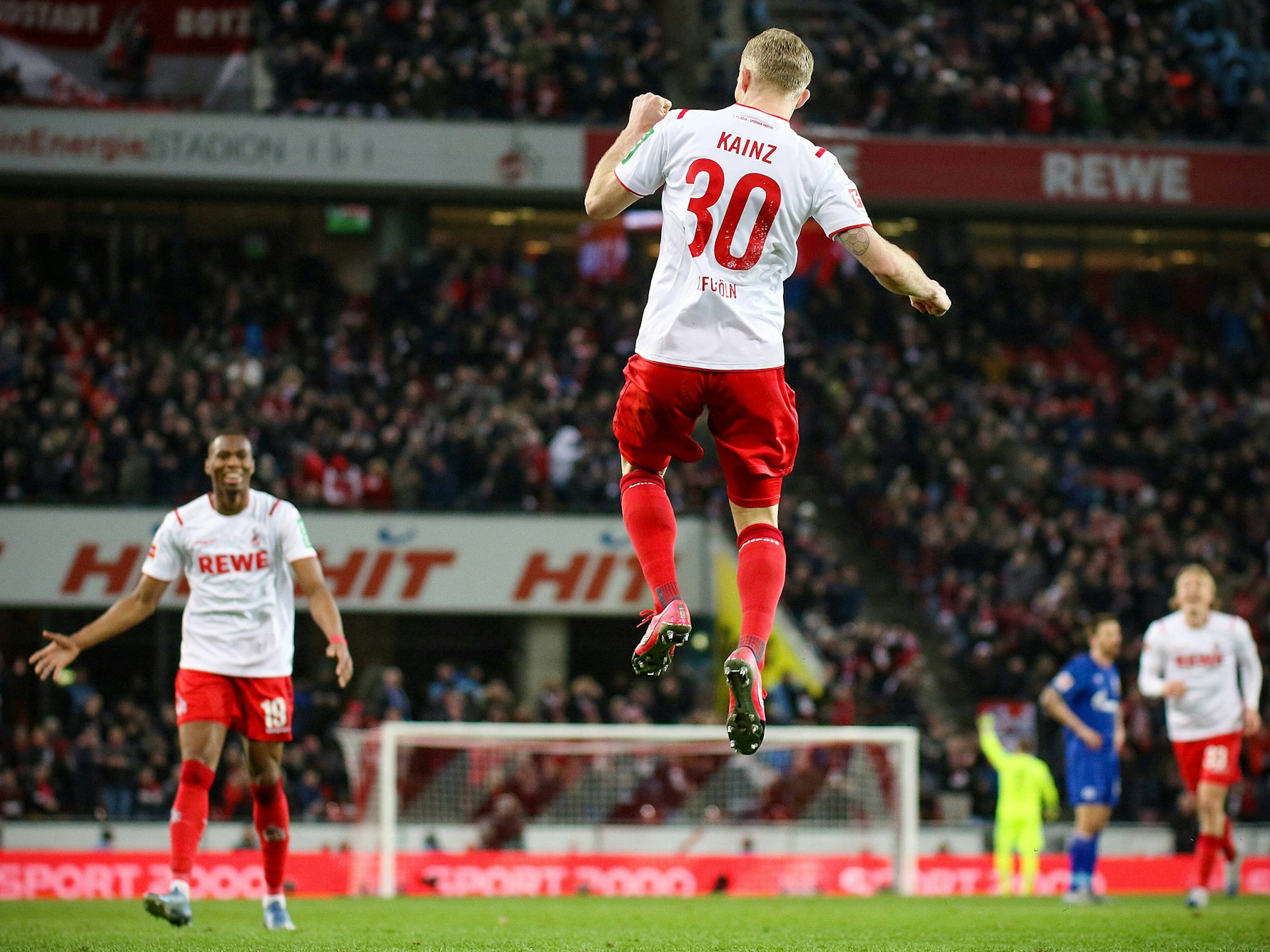 Florian Kainz jubelt bei 1. FC Köln gegen FC Schalke 04