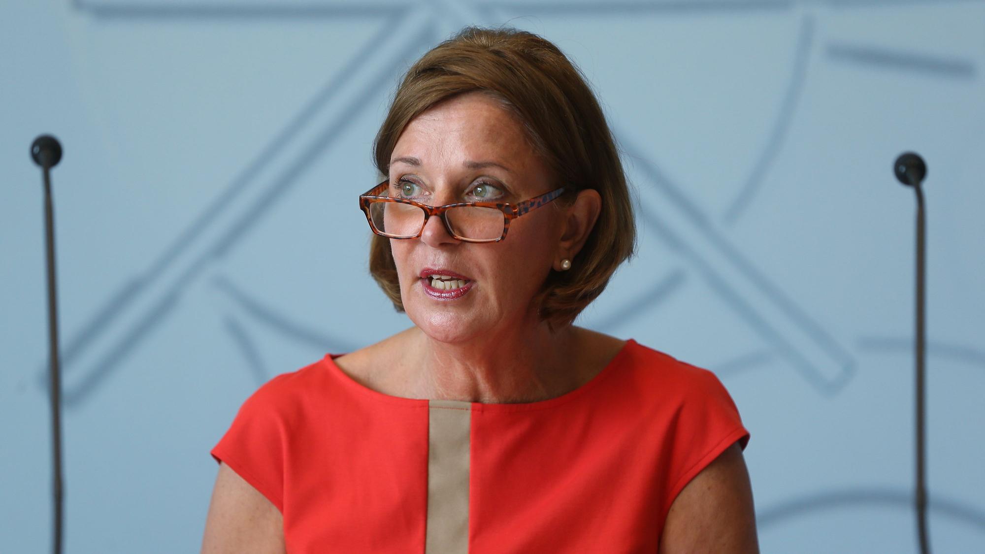 NRW-Schulministerin Yvonne Gebauer gibt eine Pressekonferenz zum Schuljahr.