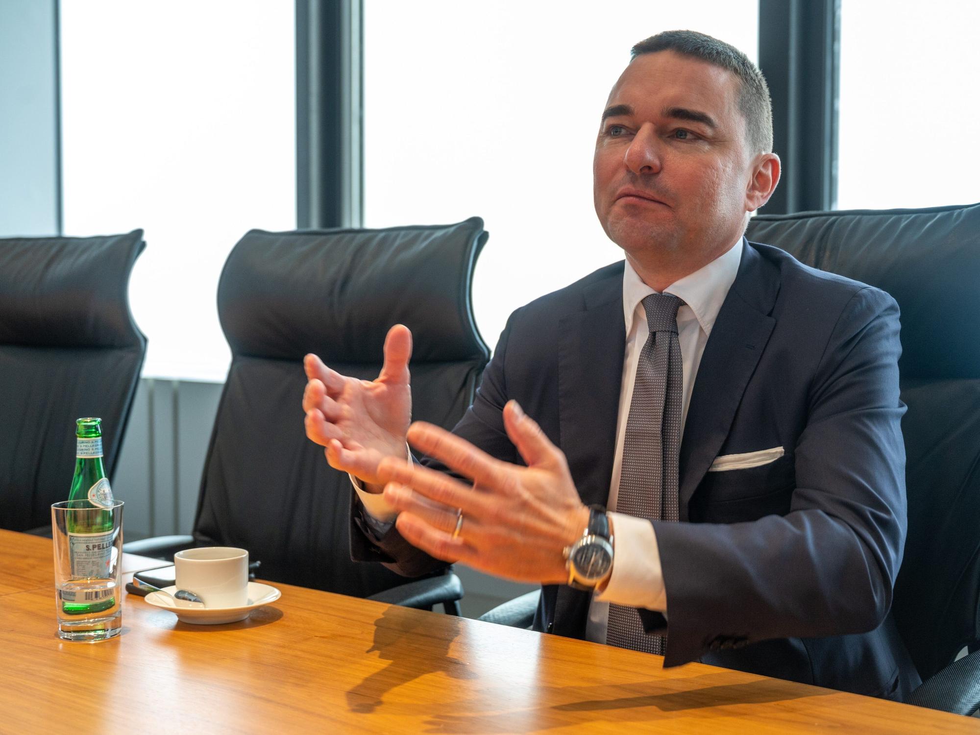 Lars Windhorst, Investor von Fußball-Bundesligist Hertha BSC, spricht bei einem Interview.
