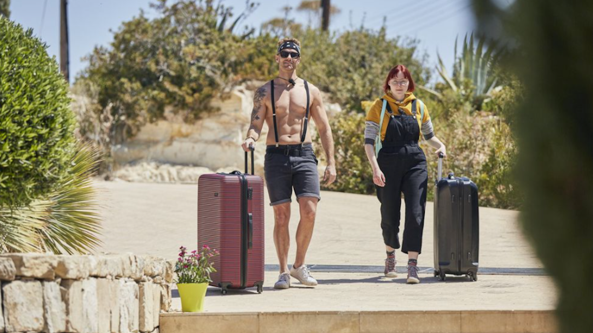 „Beauty & The Nerd“-Teilnehmer Julien und Meike: Ohne Erlaubnis küsste Julien die Rootharige und löste damit einen Eklat aus. Der Sender will die Szene streichen.