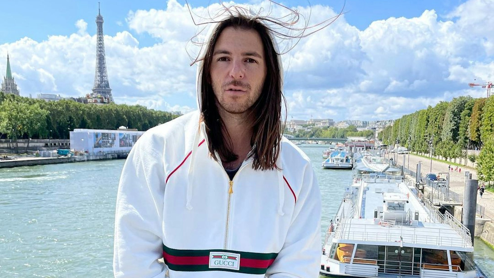 Riccardo Basile in Paris während einer Drehpause.