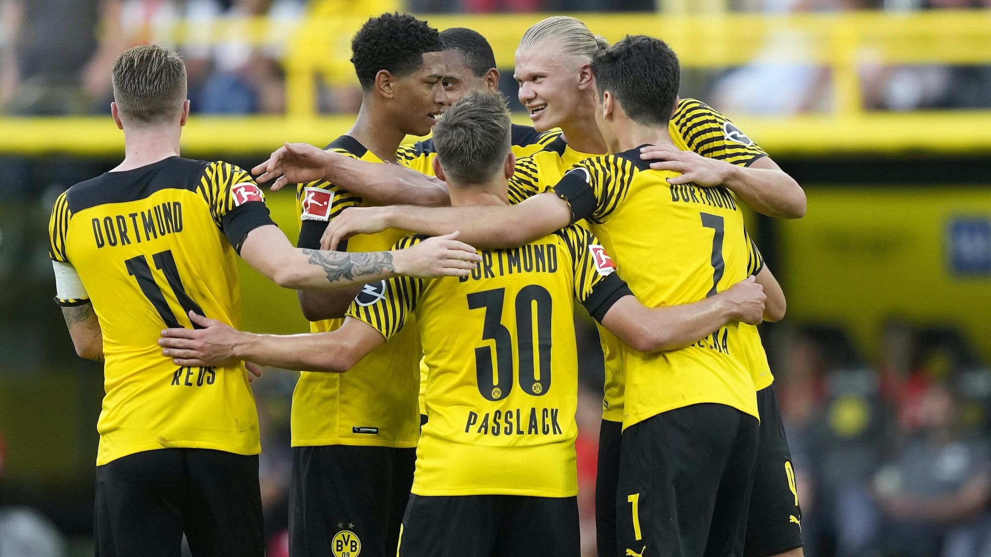 Der BVB schlägt Eintracht Frankfurt mit 5:2.