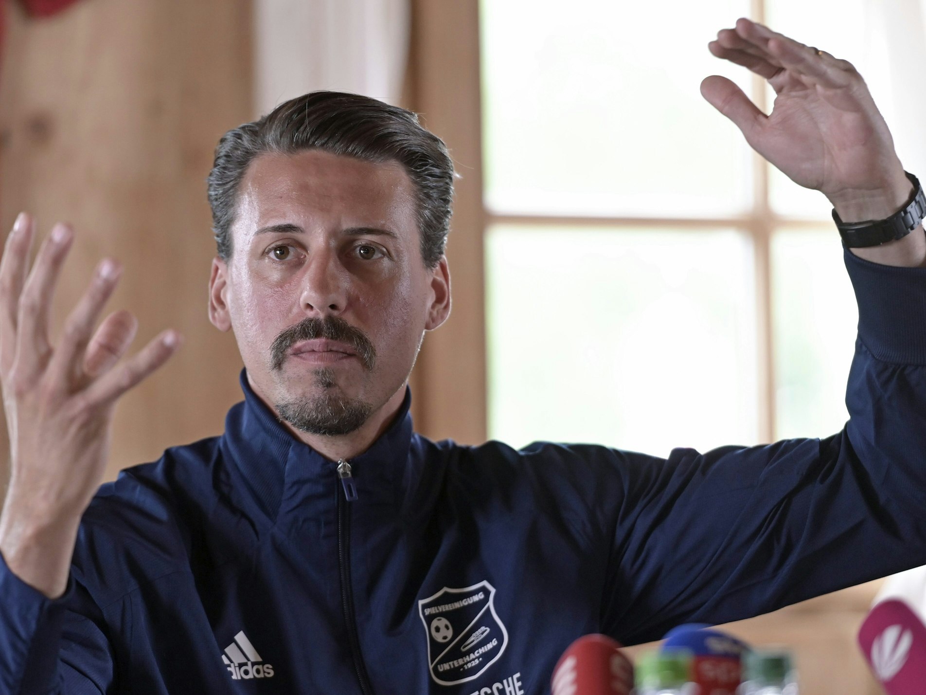 Pressekonferenz bei der SpVgg Unterhaching mit Trainer Sandro Wagner