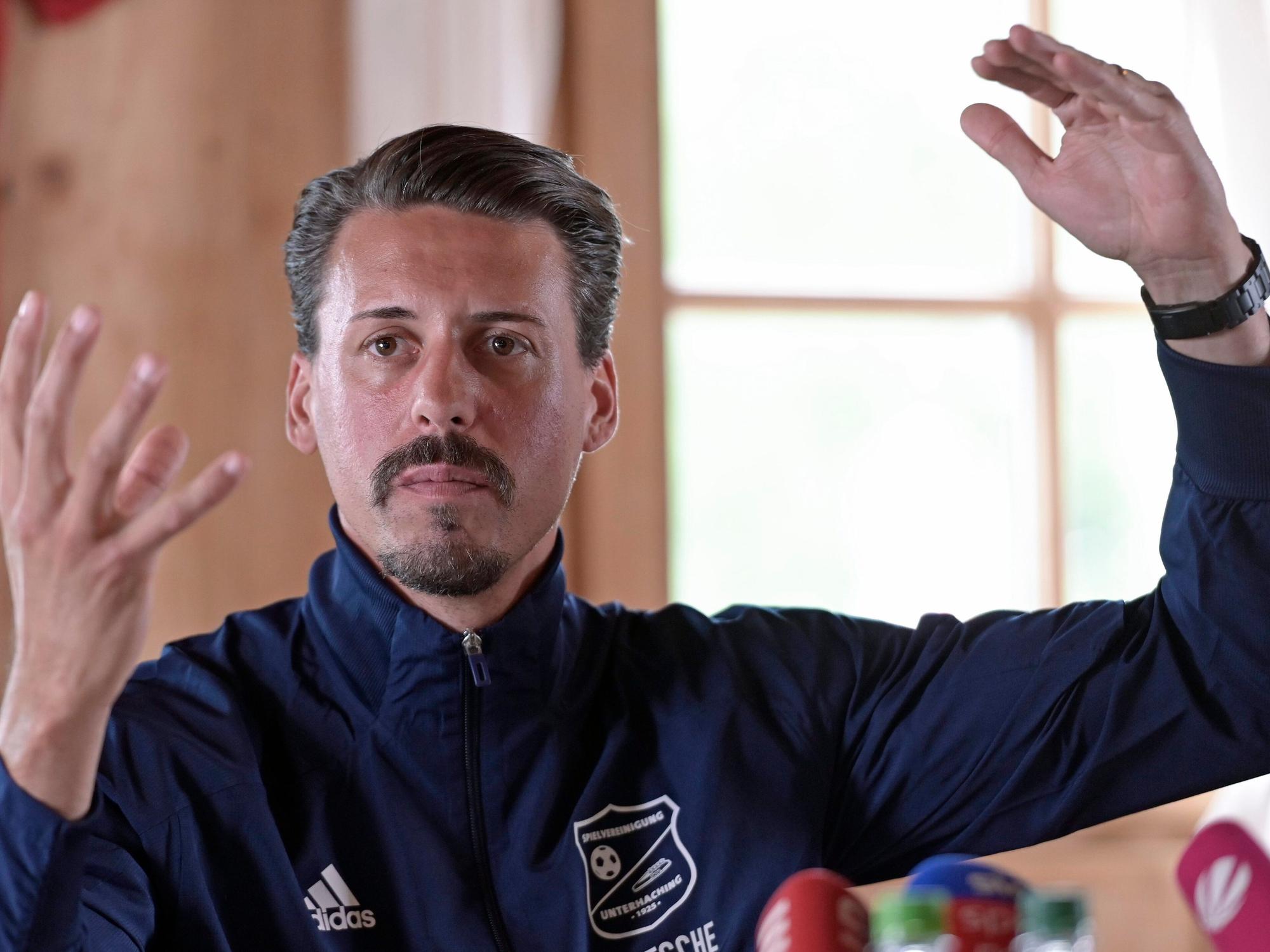 Pressekonferenz bei der SpVgg Unterhaching mit Trainer Sandro Wagner