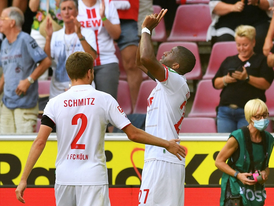 Anthony Modeste freut sich mit Benno Schmitz über das Tor für den 1. FC Köln.