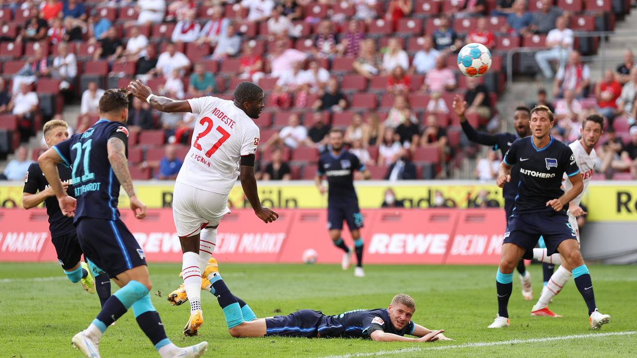 Anthony Modeste trifft für den 1. FC Köln gegen Hertha BSC.