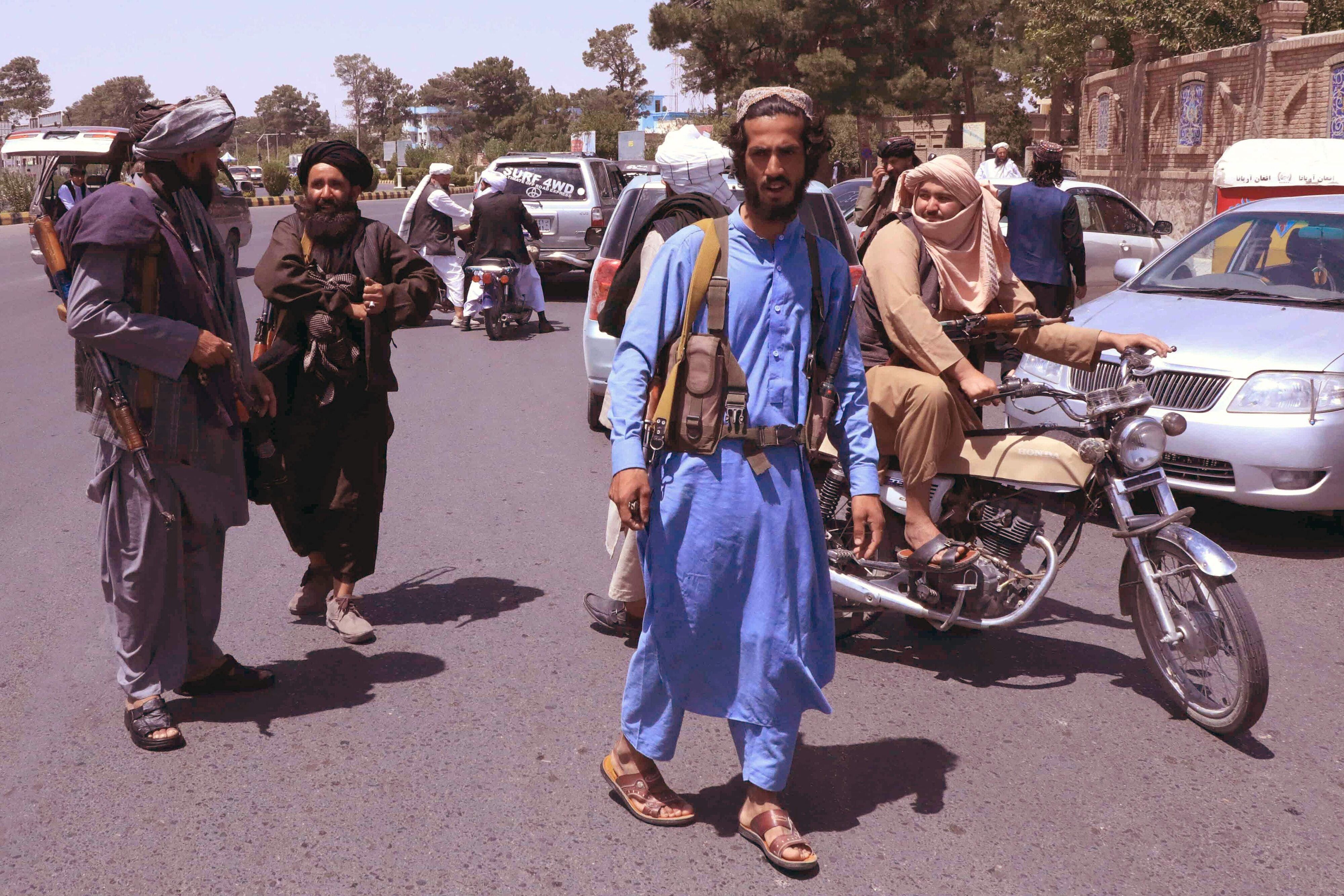Taliban rücken vor: Nun ist auch die Großstadt Dschalalabad unter der Kontrolle der Islamisten. Das Bild wurde am 14. August in Herat gemacht.