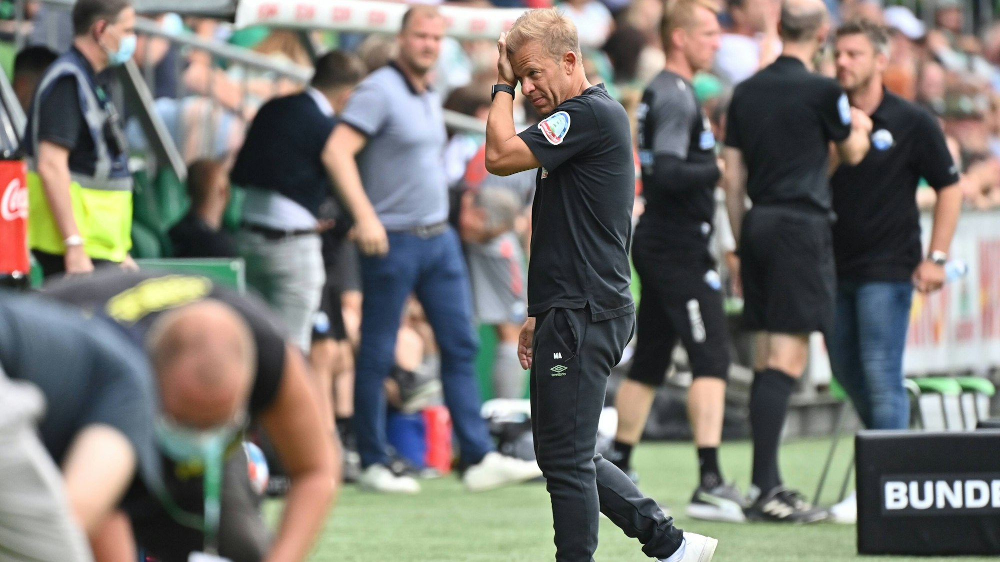 Bremens Trainer Markus Anfang an der Seitenlinie nach dem Spiel gegen Paderborn.