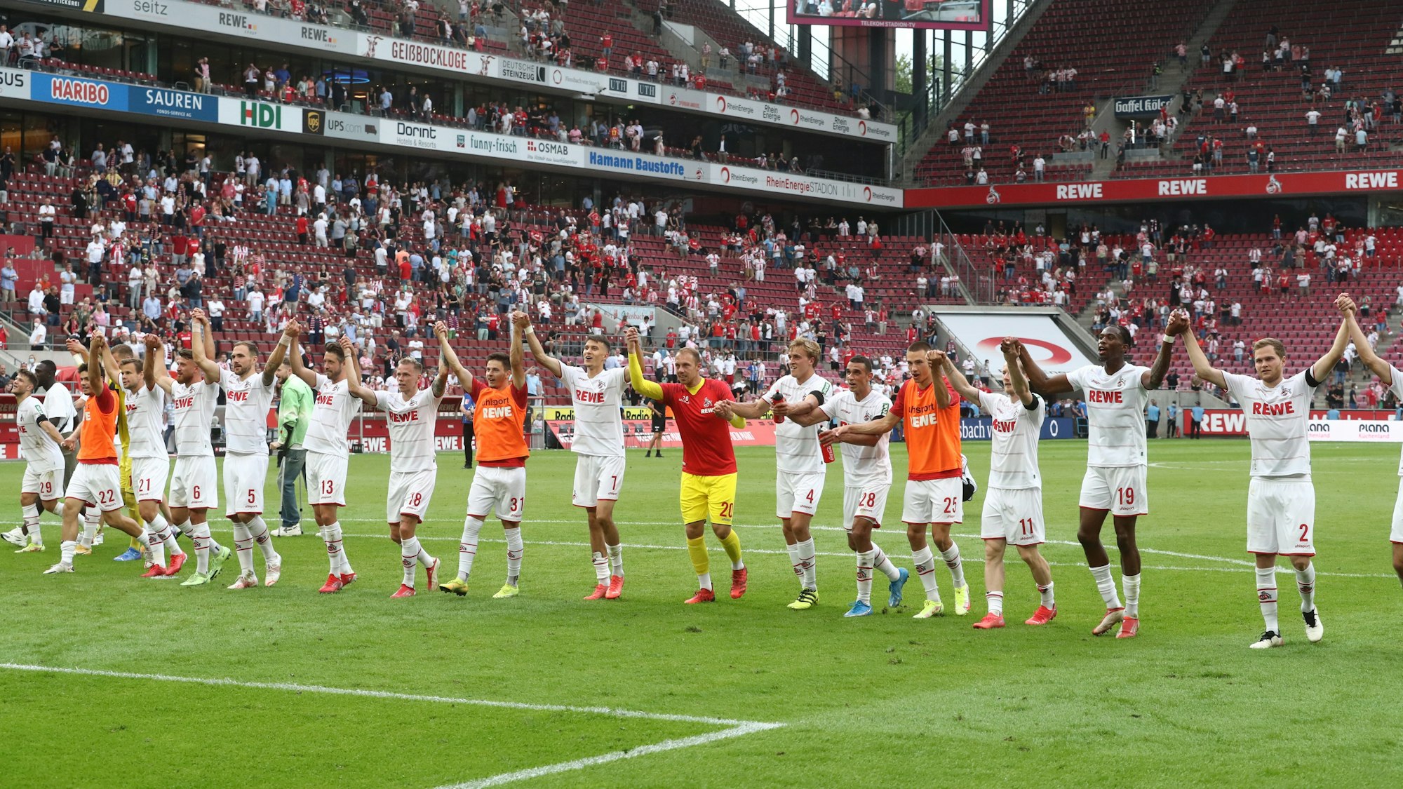 Der 1. FC Köln jubelt gegen Hertha BSC.