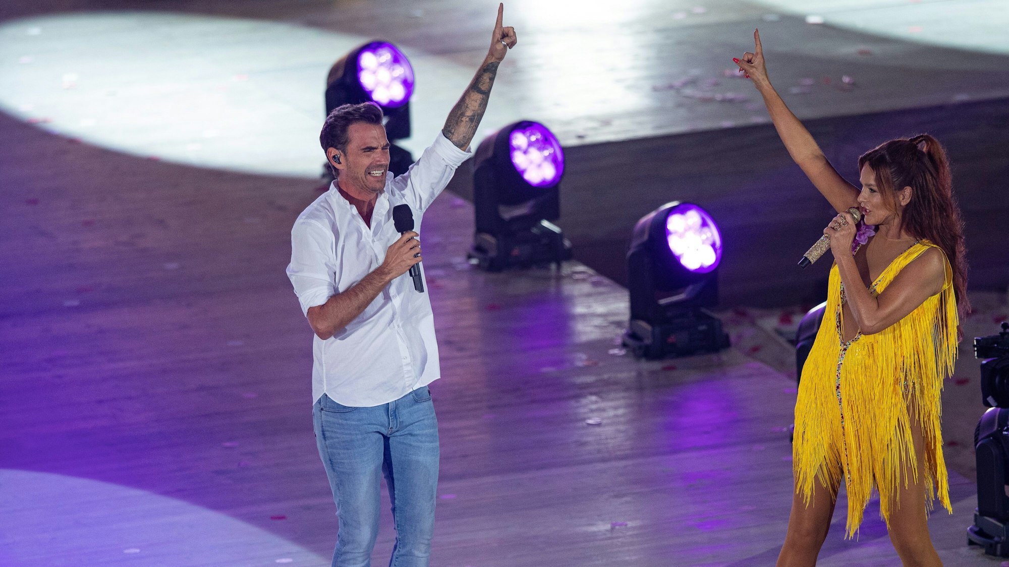 Sie war am Ende das große Highlight bei „Die große Schlagerstrandparty zum Geburtstag ⎼ Endlich wieder live!“: Sängerin Andrea Berg. Viele Fans vermissten Helene Fischer.