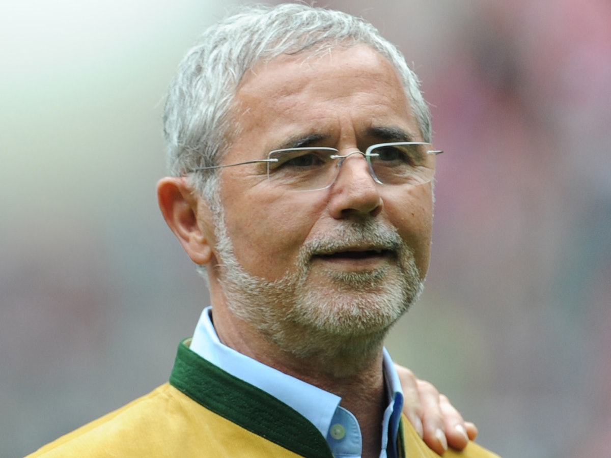 Der ehemalige Fußballspieler des FC Bayern München, Gerd Müller, wird am 11.05.2013 in der Allianz Arena in München (Bayern) vor einem Bundesligaspiel geehrt.