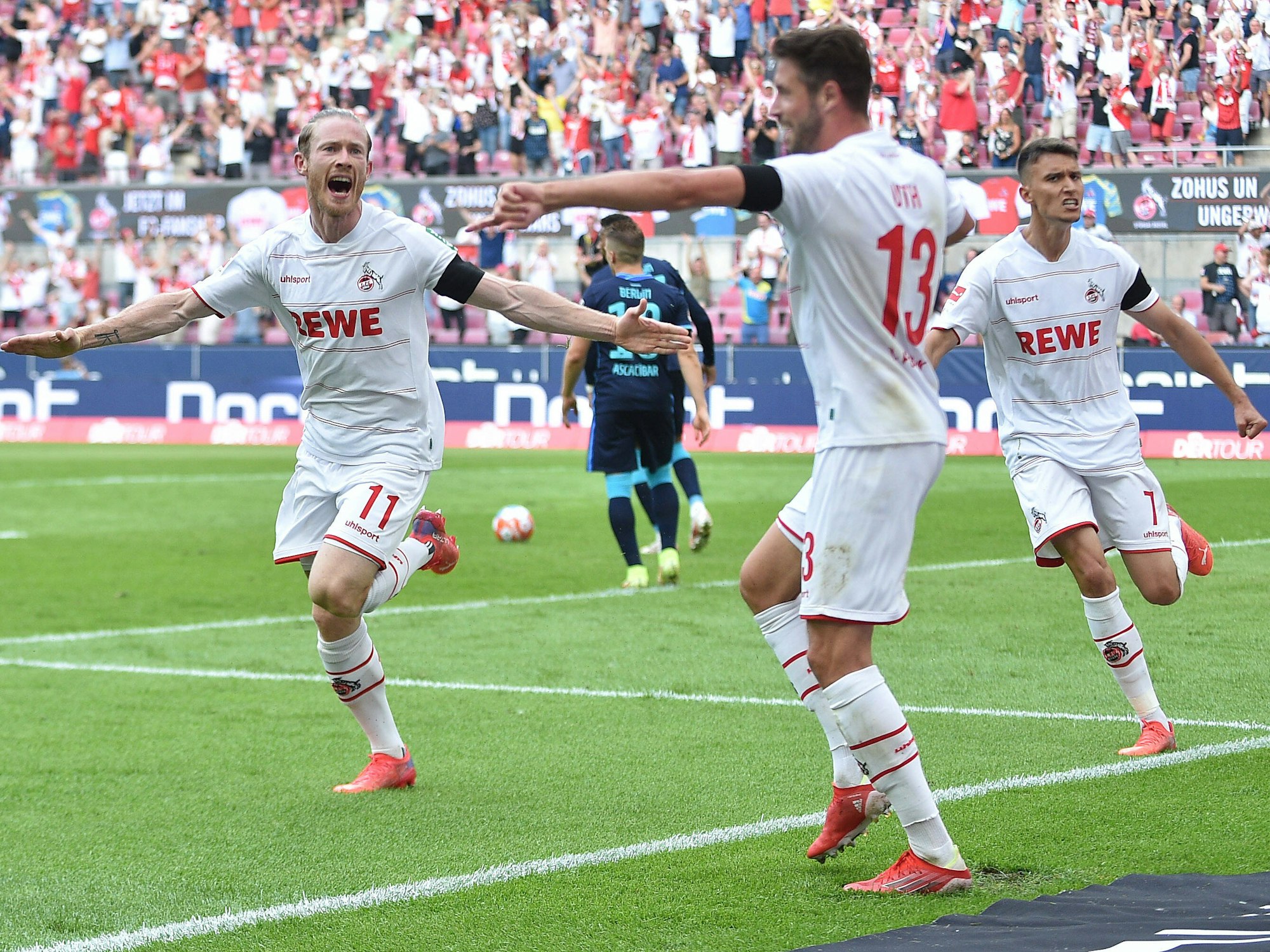 Florian Kainz jubelt für den 1. FC Köln gegen Hertha BSC.