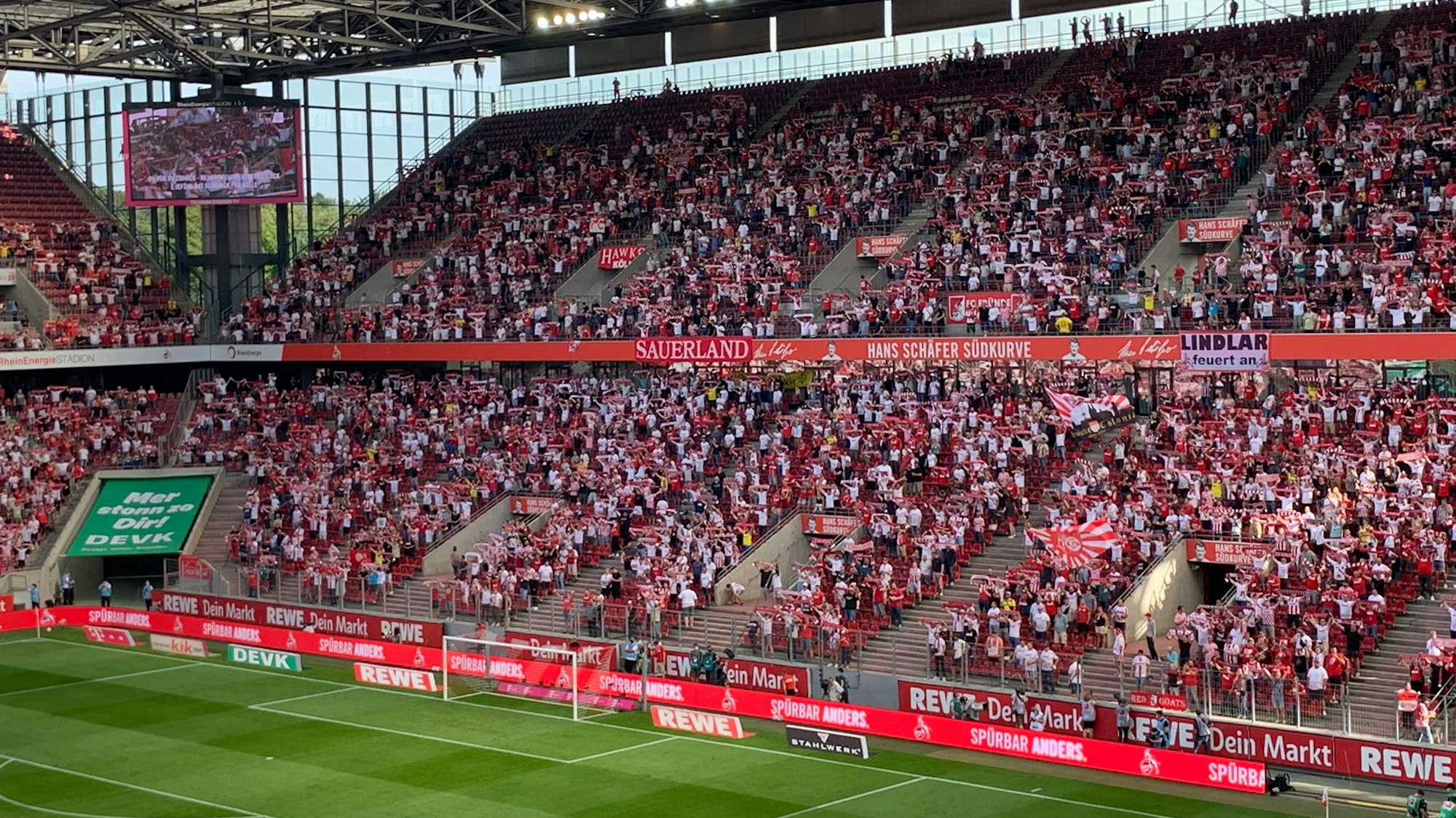 Express-Reporter Basti Ebel war beim ersten FC-Heimspiel im Rhein-Energie-Stadion mit Zuschauern am 15. August 2021. Foto: Bastian Ebel