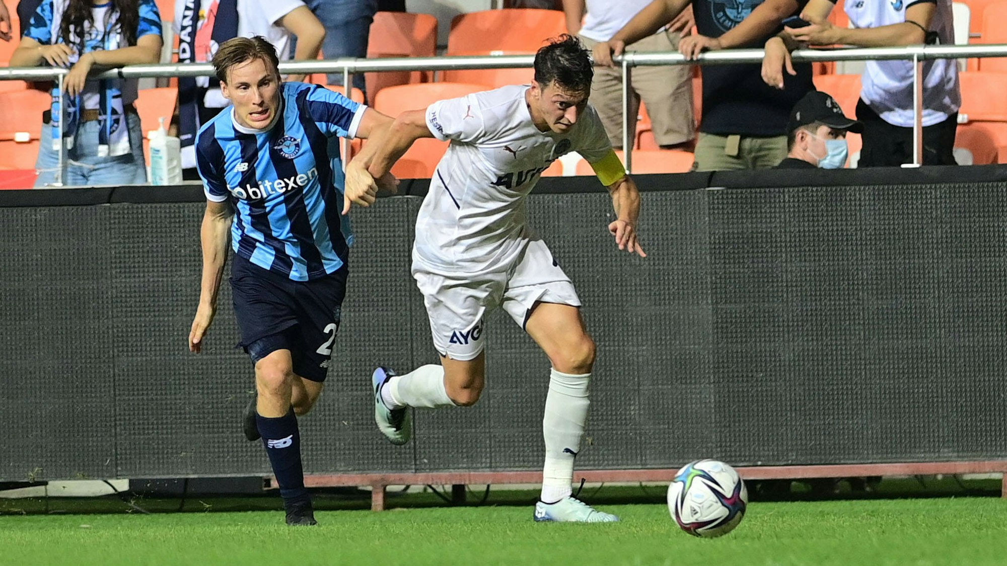 Mesut Özil im Spiel gegen Adana Demirspor