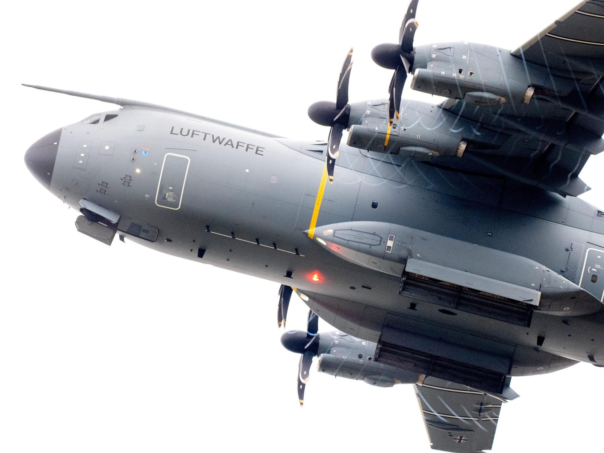 Evakuierung deutscher Staatsbürger aus Kabul hat begonnen: Ein Transportflugzeug vom Typ Airbus A400M.