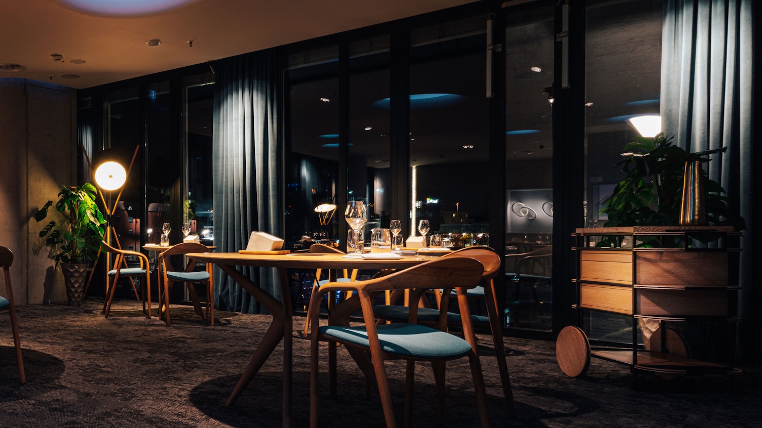 Der Gäste-Bereich im Kölner Zwei-Sterne-Restaurant Ox & Klee.