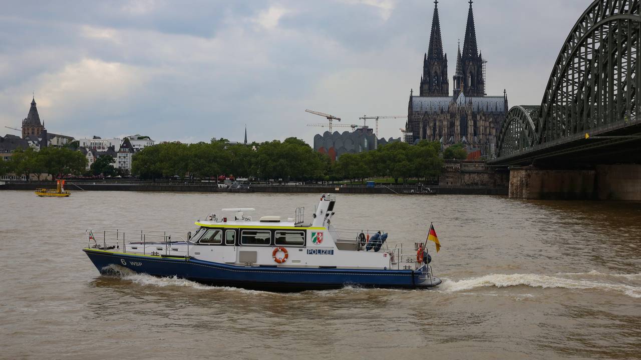 Polizeitboot auf dem Rhein
in Höhe des Kölner Doms