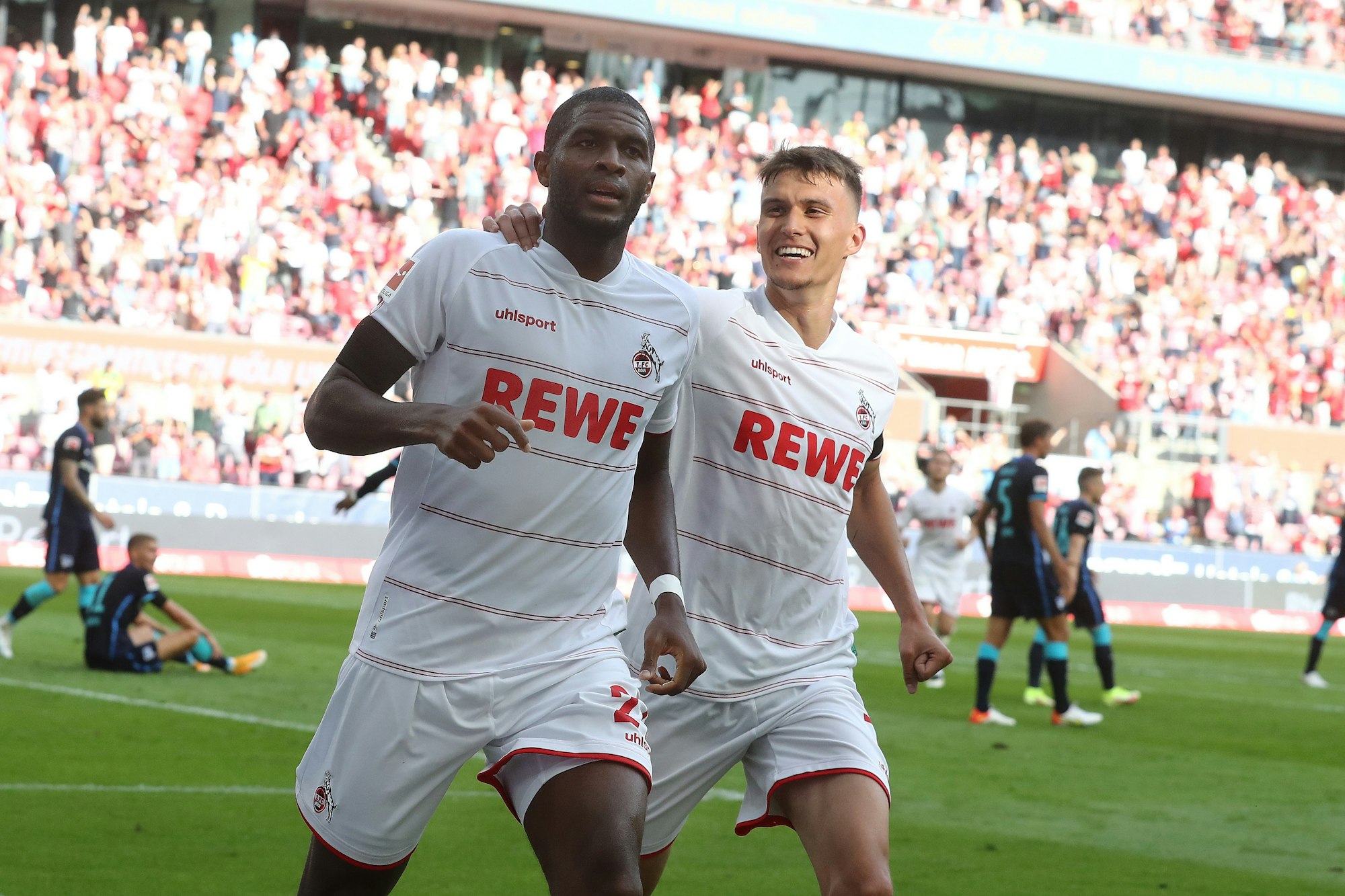 Anthony Modeste und Dejan Ljubicic jubeln.