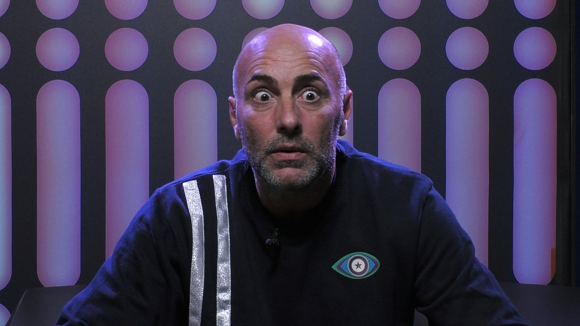 Danni Büchner hat offenbar ein Auge auf Paco Steinbeck geworfen, der hier  in Show 9 am 14. August ein wenig ungläubig dreinschaut.