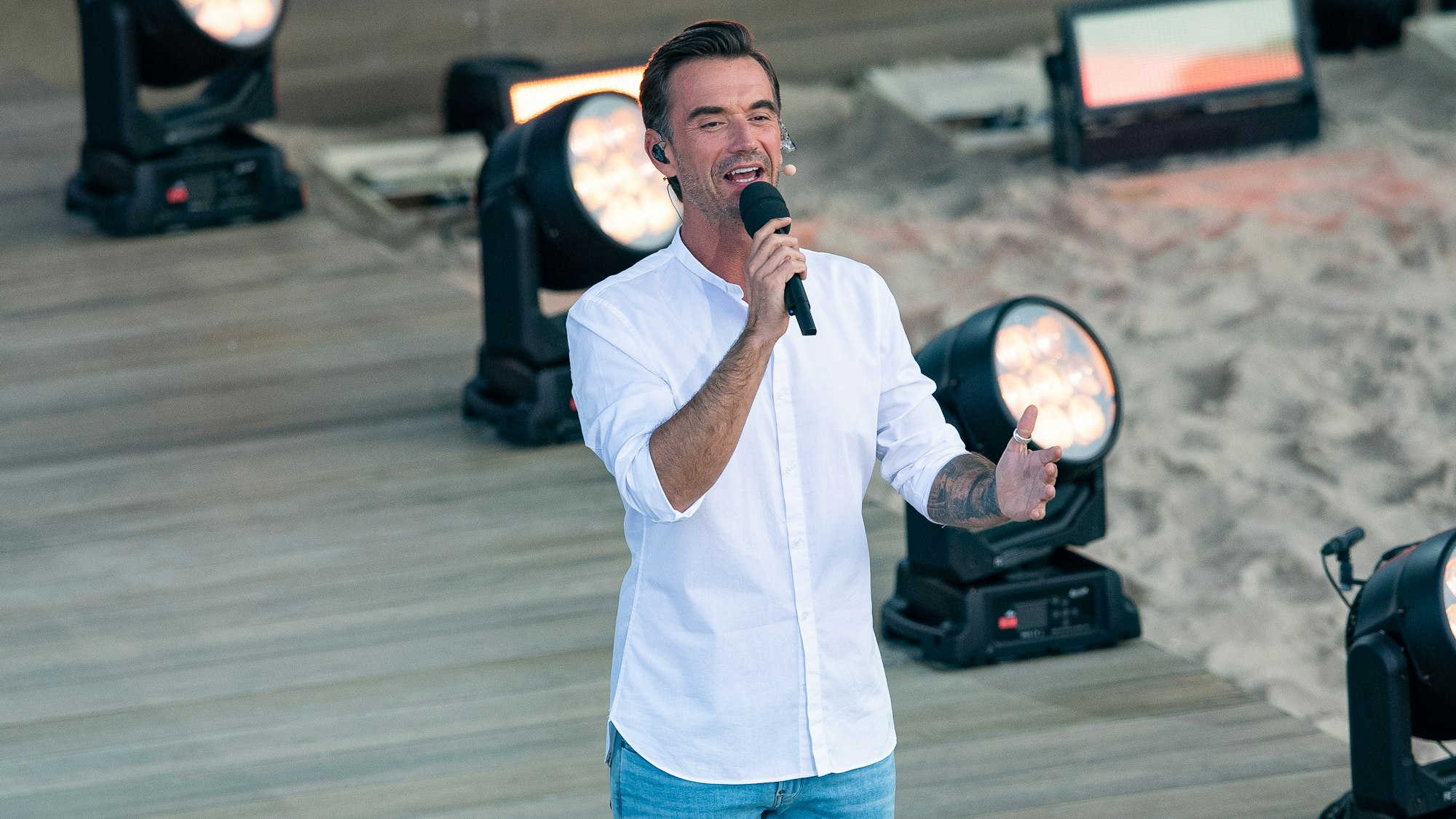 Florian Silbereisen (hier am 14. August in Gelsenkirchen) hat für seine ‚Schlagerfest XXL Tour‘ eine Absage von Giovanni Zarella bekommen.