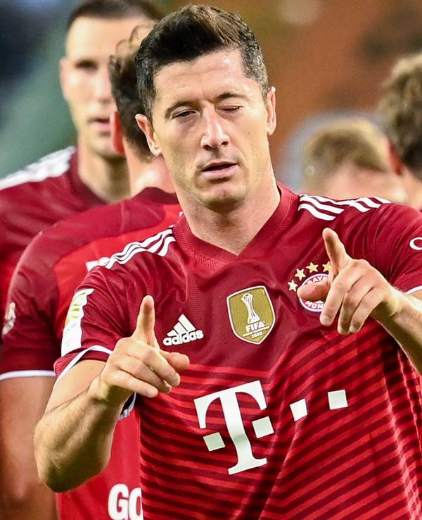 Münchens Robert Lewandowski bejubelt einen Treffer.