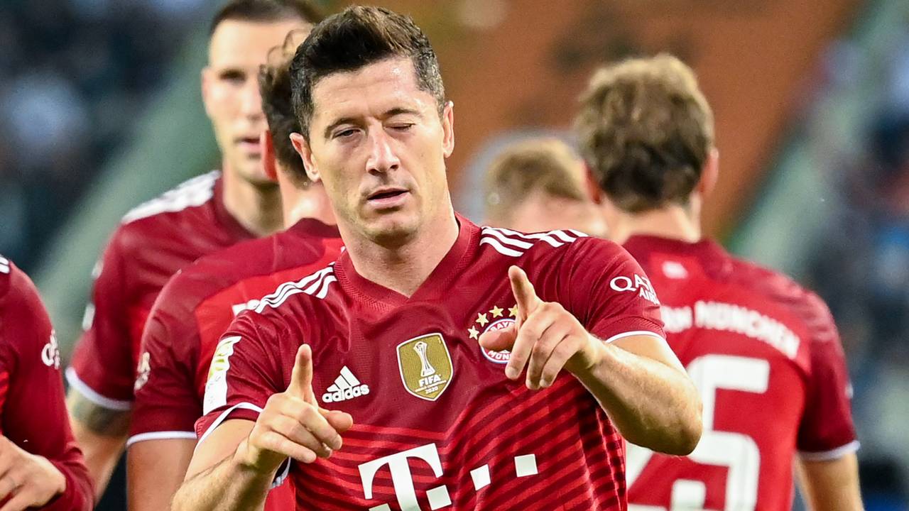 Münchens Robert Lewandowski bejubelt einen Treffer.