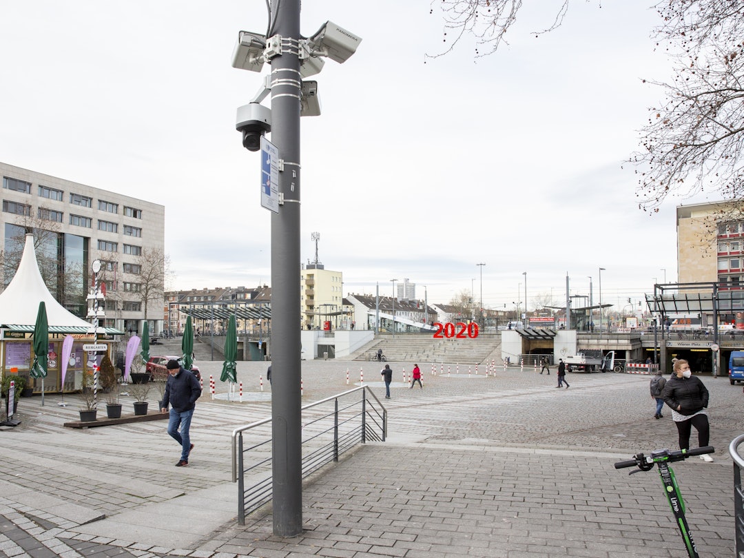 Blick auf den Wiener Platz samt Videoüberwachung