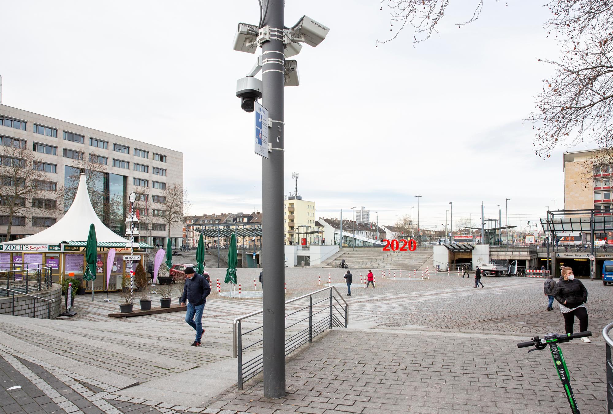 Blick auf den Wiener Platz samt Videoüberwachung
