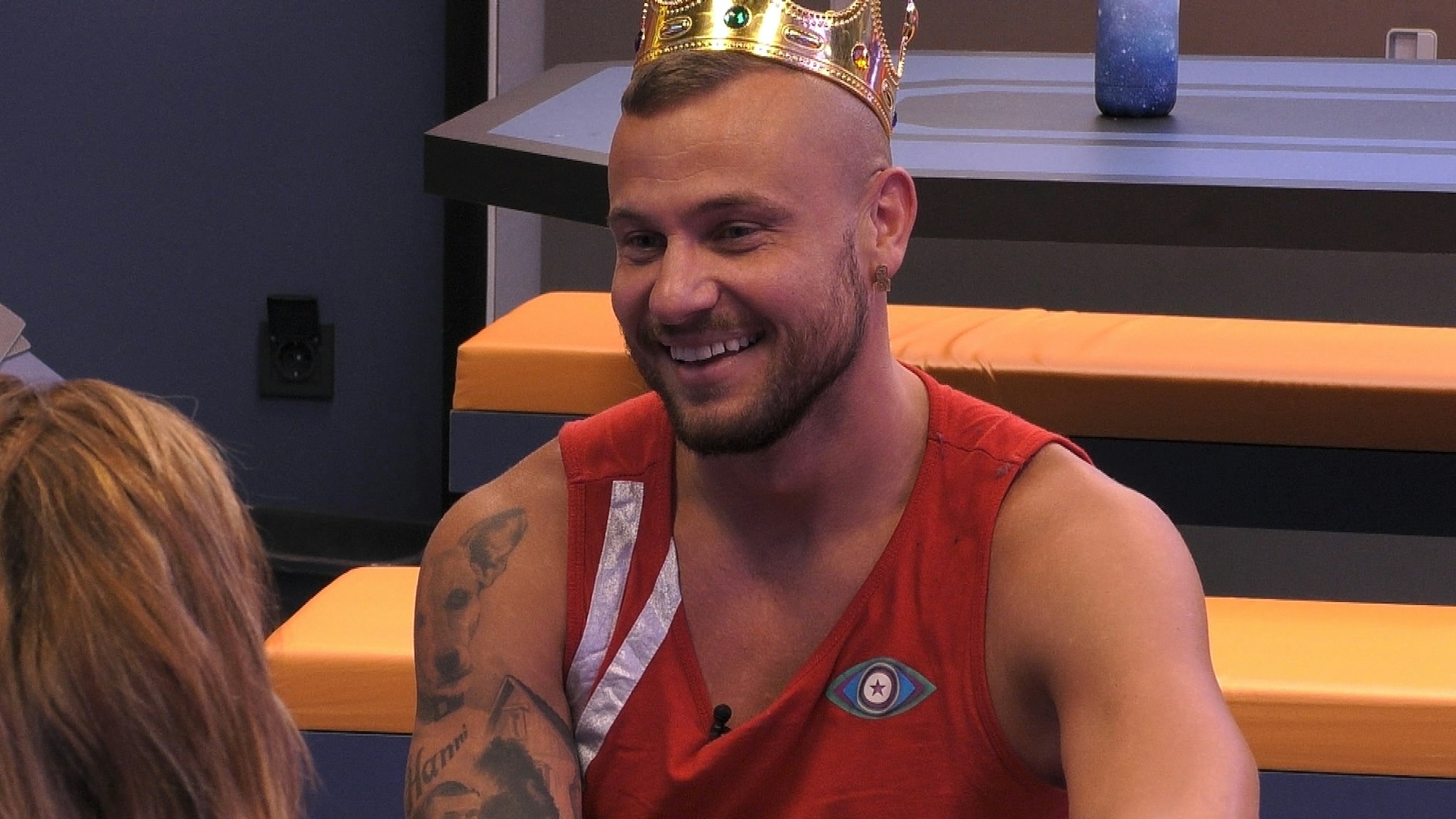 Promi Big Brother 2021: Eric Sindermann verrät den Grund seiner Teilnahme. Er will endlich den blauen Haken bei Instagram.