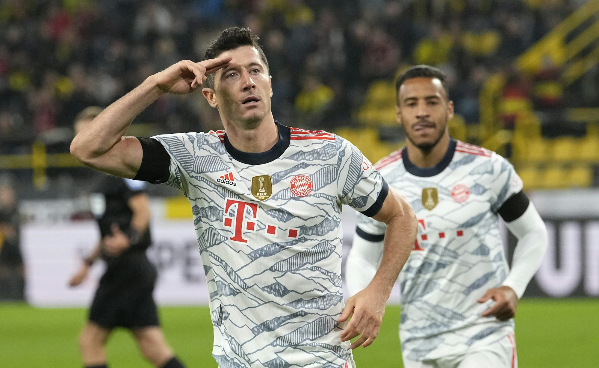 Robert Lewandowski jubelt