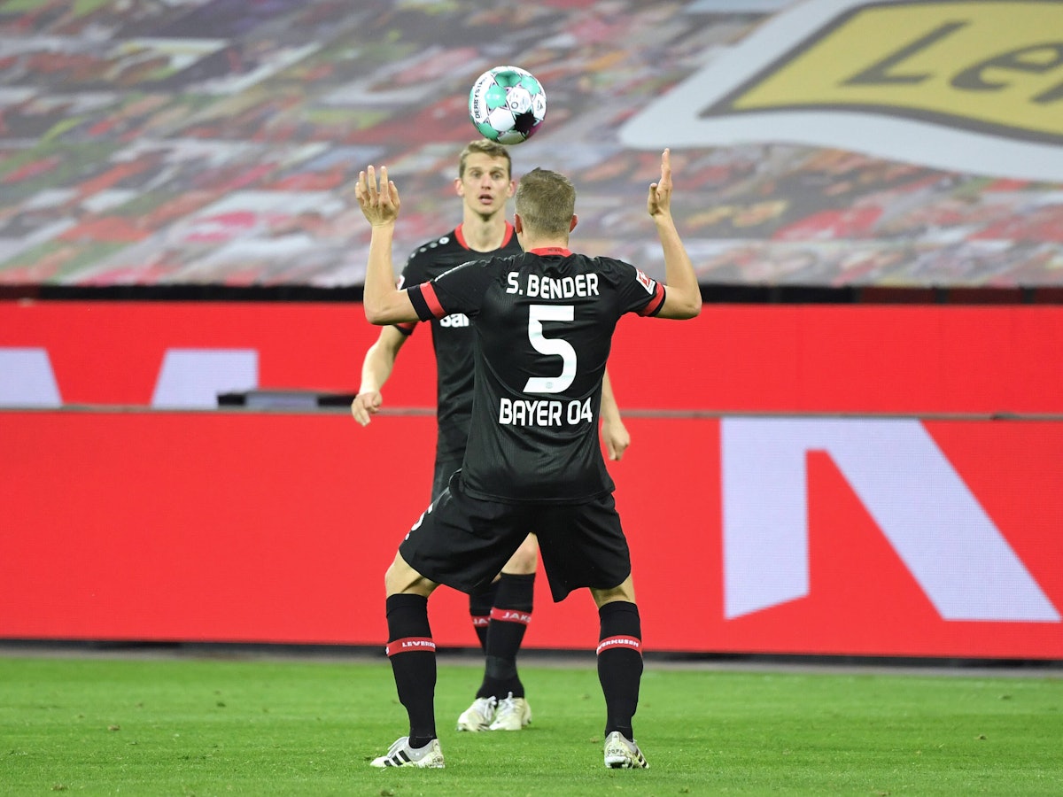 Sven Bender und Lars Bender beim Spiel Bayer 04 Leverkusen - Borussia Mönchengladbach.