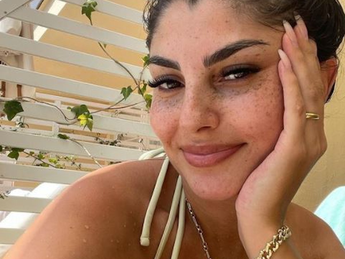 Selfie von Yeliz Koc am 13. August 2021 https://www.instagram.com/p/CSg7oB5omD_/