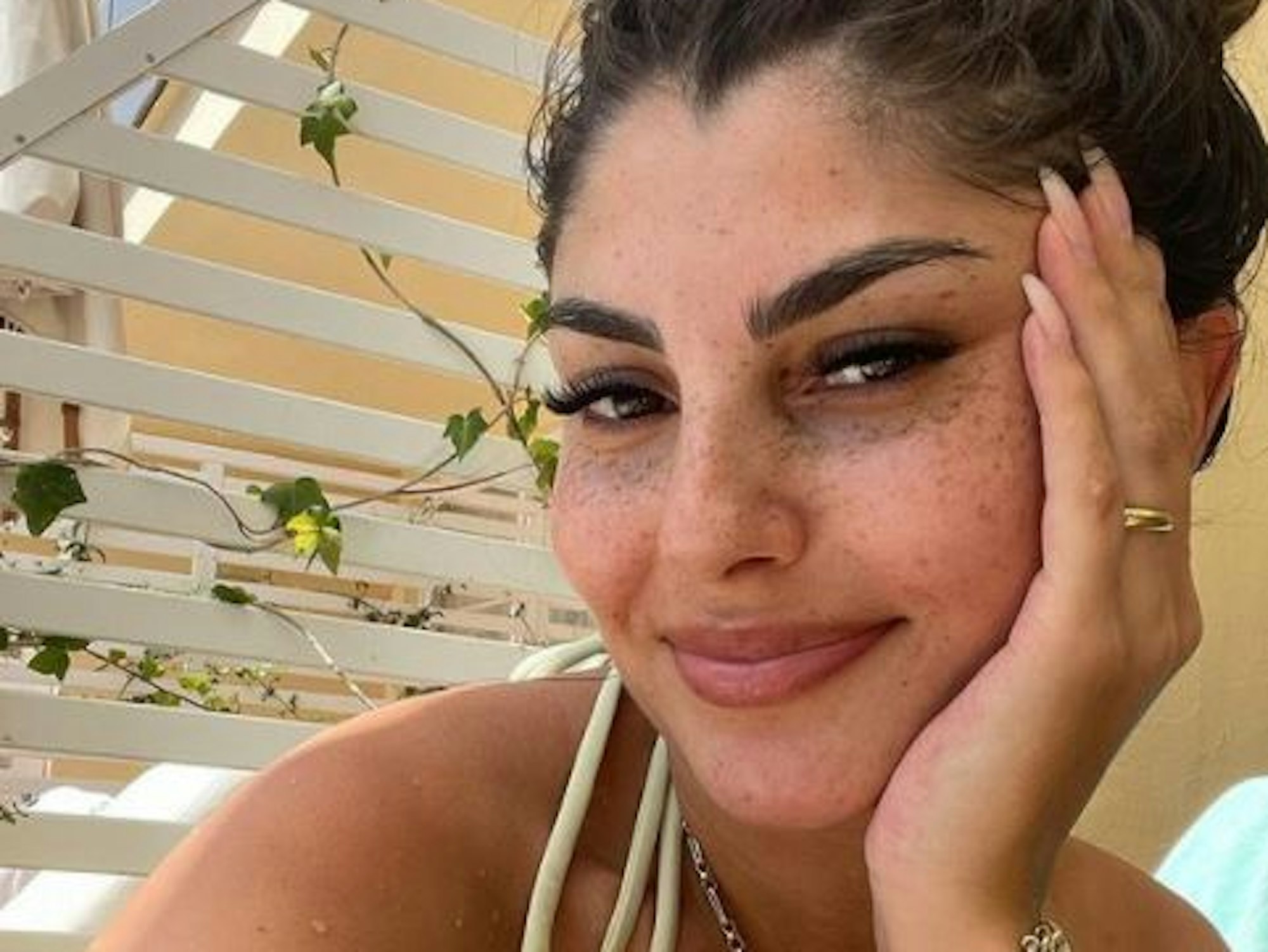 Selfie von Yeliz Koc am 13. August 2021 https://www.instagram.com/p/CSg7oB5omD_/