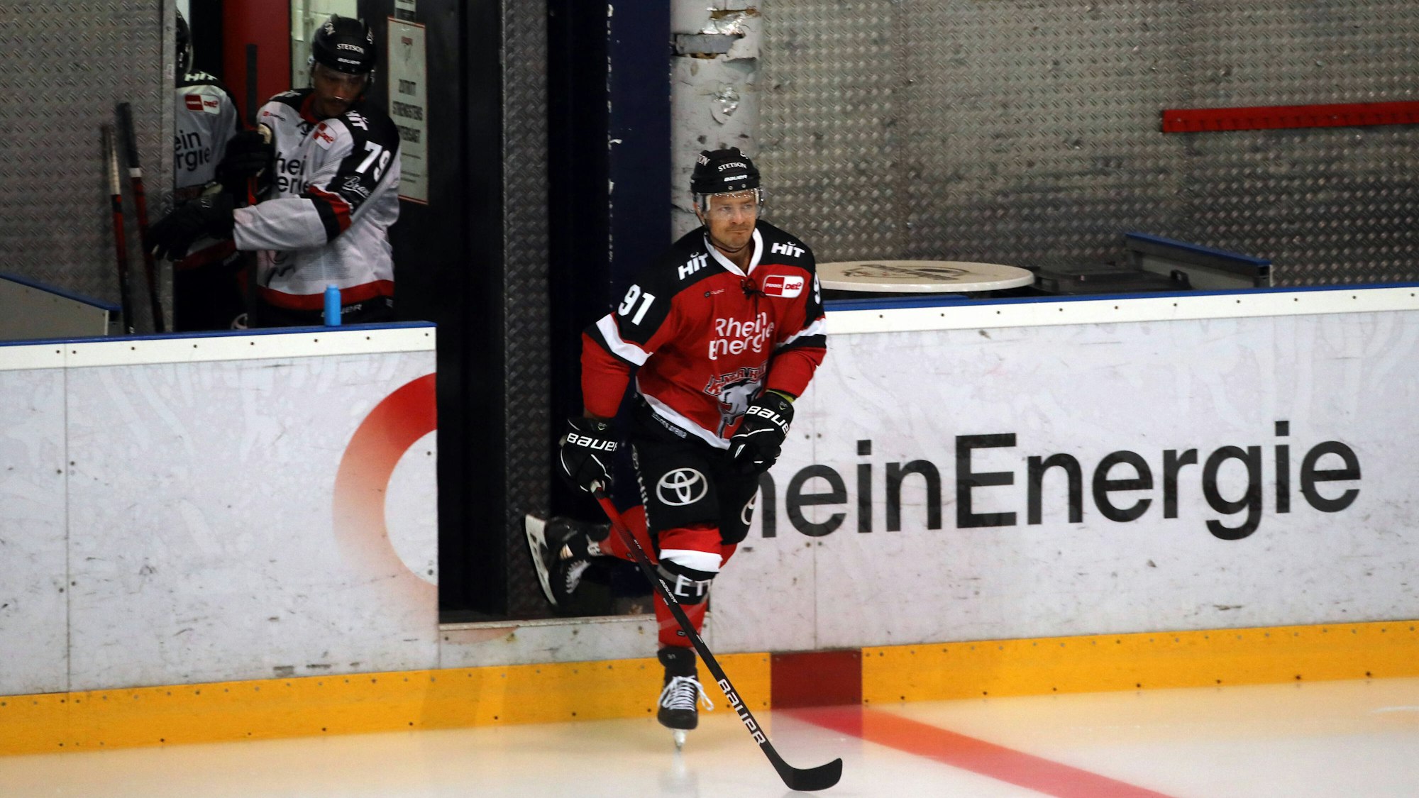 Moritz Müller trainiert bei den Kölner Haien.