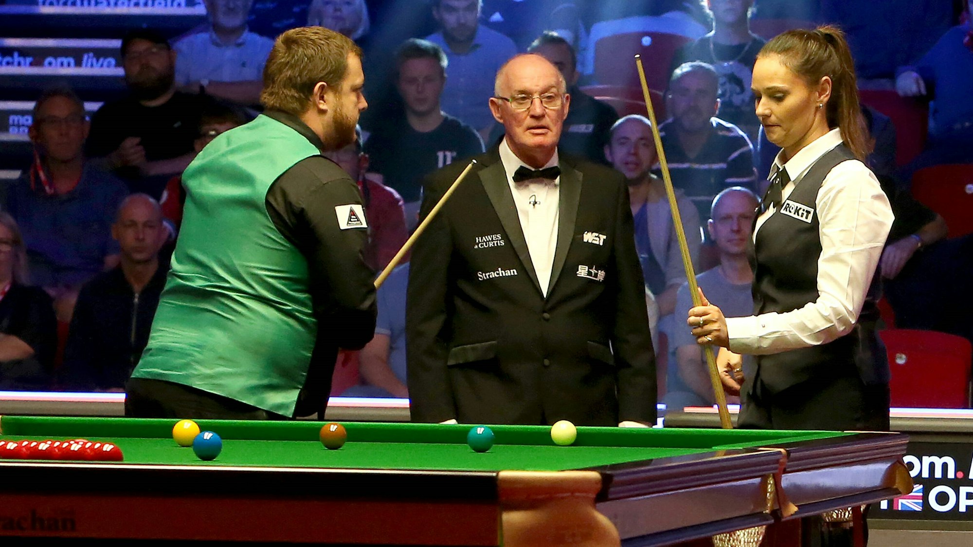 Mark Allen und Reanne Evans vor ihrem Snooker-Duell bei den British Open.