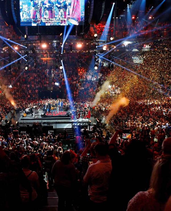 Bühne von Kölle singt in der Lanxess-Arena in Köln
