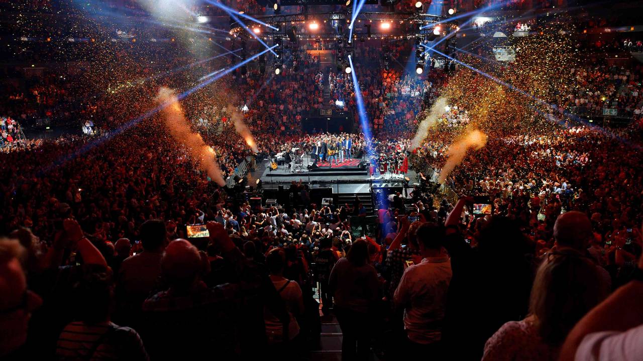 Bühne von Kölle singt in der Lanxess-Arena in Köln