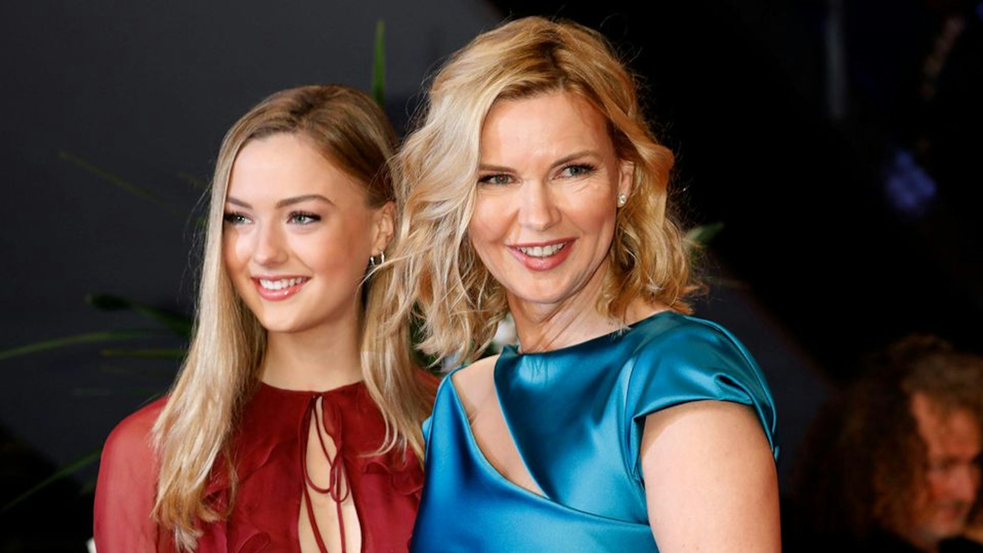 Lilly Krug, Tochter von Schauspielerin Veronica Ferres, erobert Hollywood im Sturm und sichert sich Rollen neben Mega-Stars.