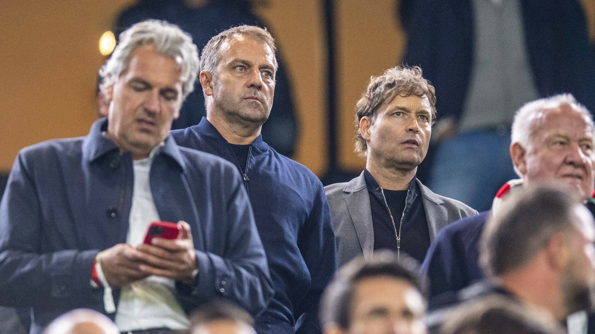 Bundestrainer Hansi Flick und Marcus Sorg beim Supercup zwischen Borussia Dortmund und dem FC Bayern München.