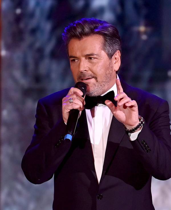 Sänger Thomas Anders steht bei der TV-Spendengala „Ein Herz für Kinder“ auf der Bühne.
