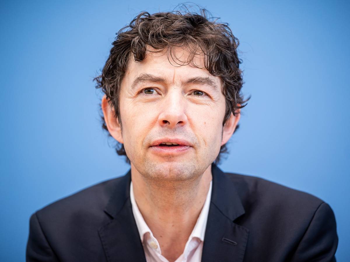Prof. Dr. Christian Drosten, Direktor Institut für Virologie, Charité Berlin, aufgenommen bei einer Pressekonferenz zum Stand der Coronavirus Infektionen.